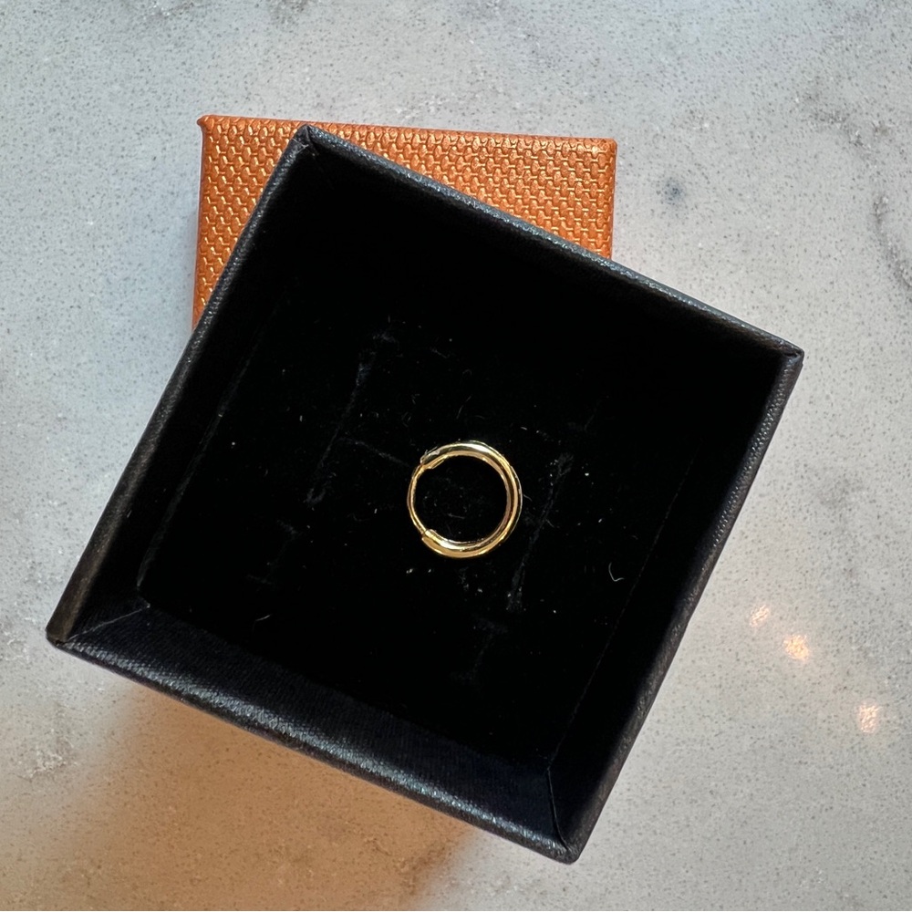 8mm Hinged clicker cartilage hoop earring